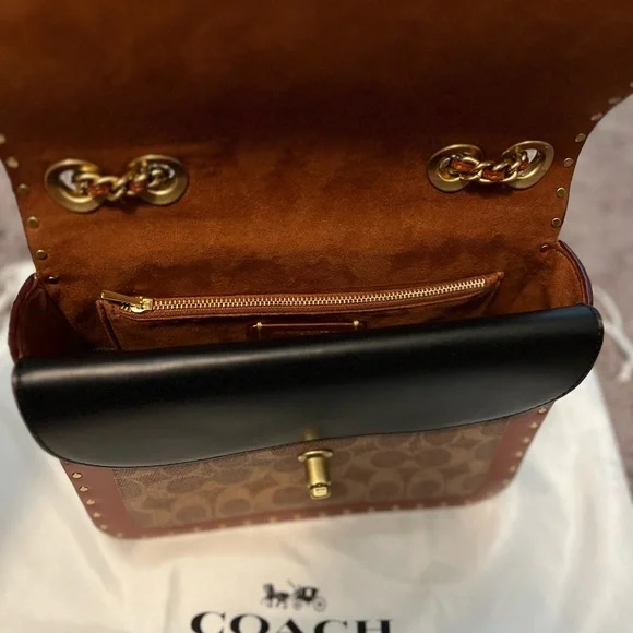 Authentic COACH Madison Handbag - Dust bag included - Picture 7 of 11